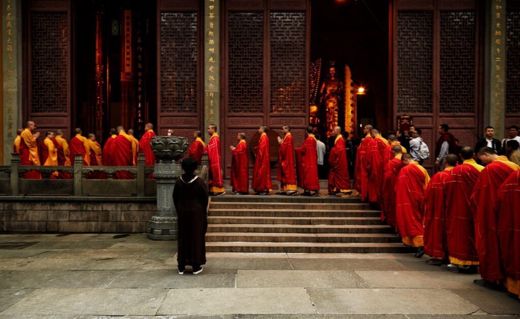 济公在哪个寺庙出家？济公的寺庙叫什么名字？