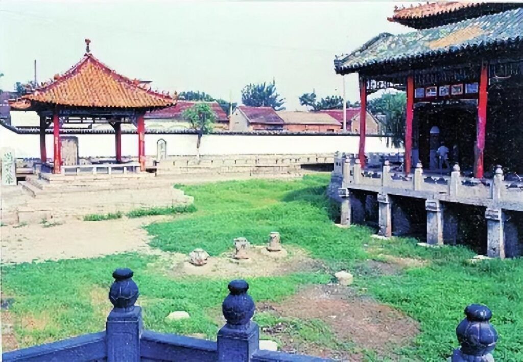 趵突泉的泉水从哪里来的？趵突泉泉水流向哪里？