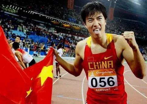 刘翔现在在哪工作？刘翔的退役原因是什么？