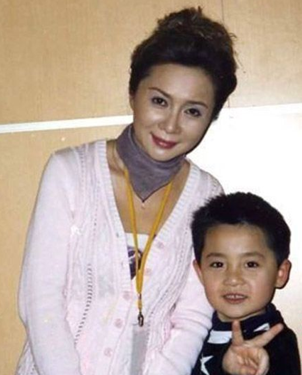 蔡明的老公是谁？蔡明有儿子和女儿吗？