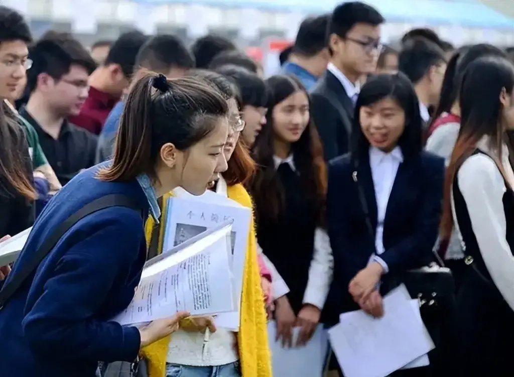 经济学专业学什么？学经济的找什么工作？