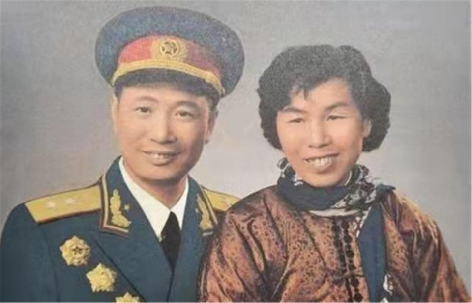 张震妻子是谁？张震老婆比他大多少岁？