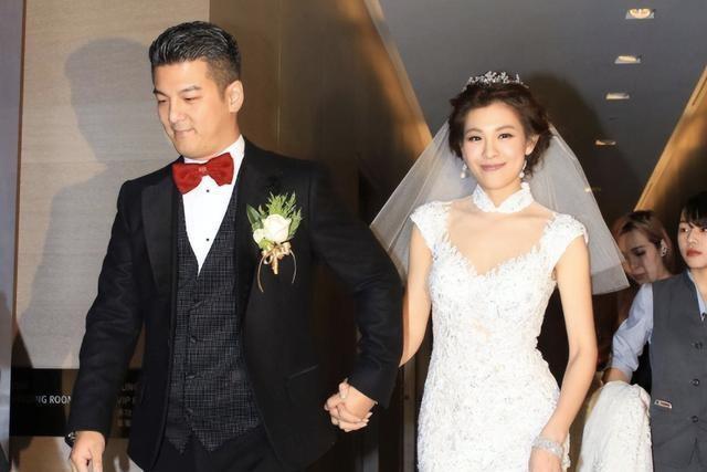 贾静雯孙志浩怎么认识？贾静雯孙志浩离婚原因