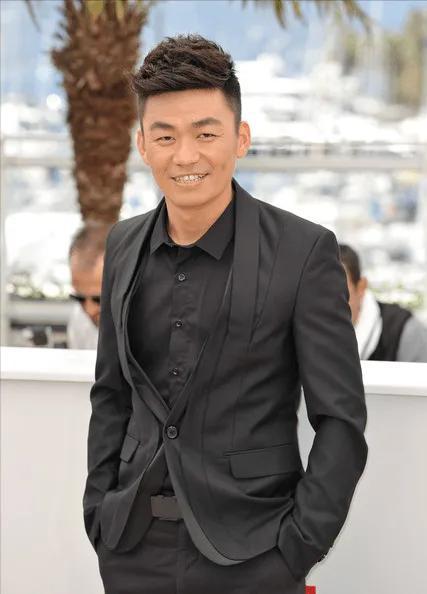 王宝强靠什么出名的？王宝强怎么红起来的？