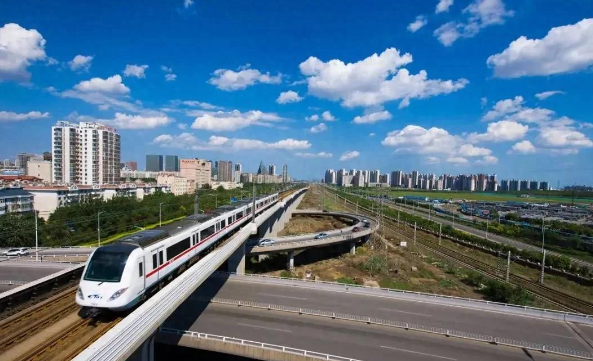 轻轨和地铁的区别在哪？地铁和轻轨是一样的吗？