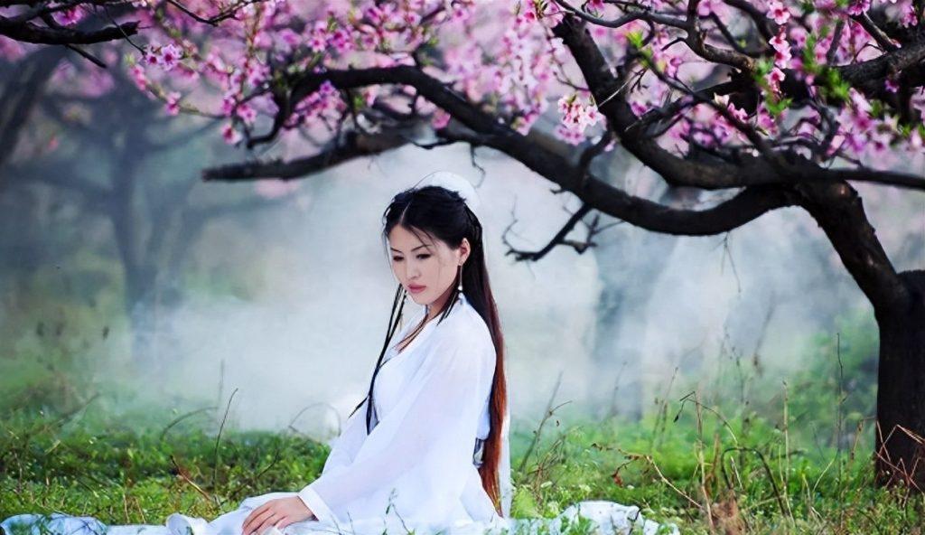 天涯无芳草是什么意思？天涯无芳草求下联