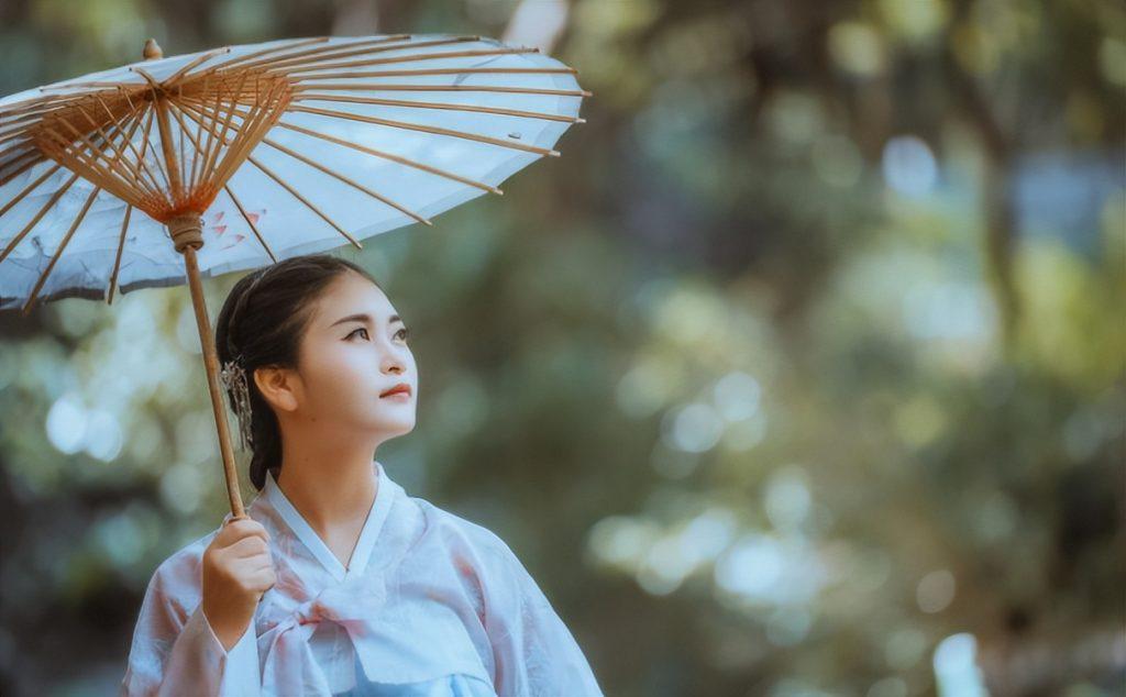 天涯无芳草是什么意思？天涯无芳草求下联