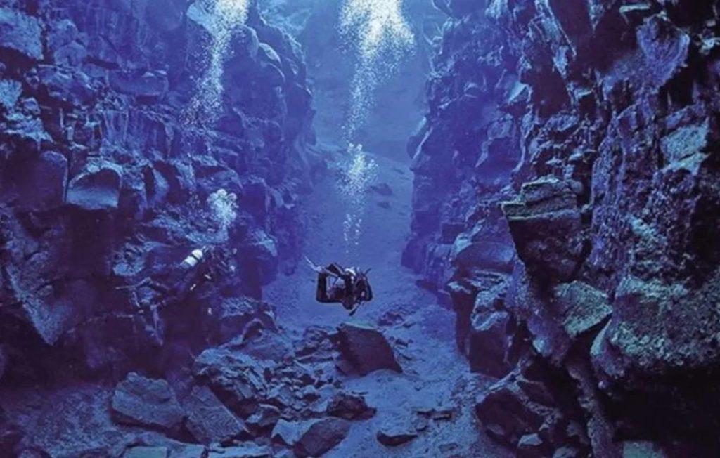 最深海沟是哪条海沟？最深的海沟在哪个国家？
