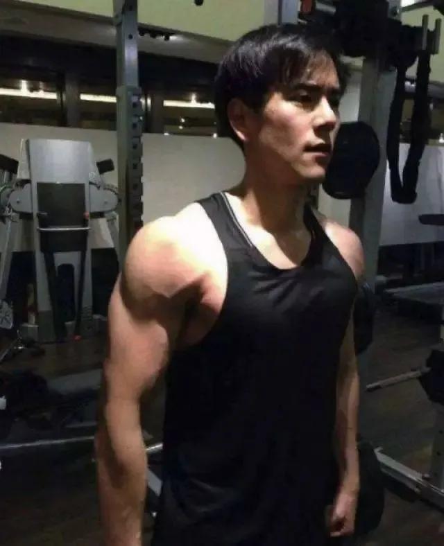 彭于晏肌肉怎么练出来的？彭于晏肌肉算什么水平？